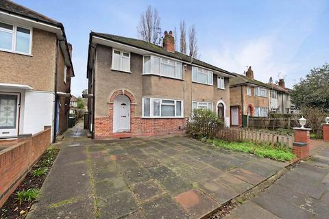 2 bedroom flat for sale, Connell Crescent, London W5