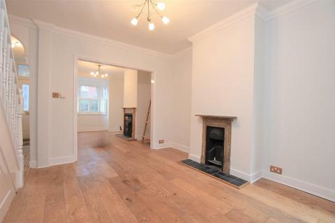 undefined, De Montfort Road
