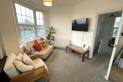 2 bedroom flat to rent, Bentham Road, Brighton, East Sussex