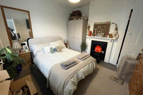 2 bedroom flat to rent, Bentham Road, Brighton, East Sussex