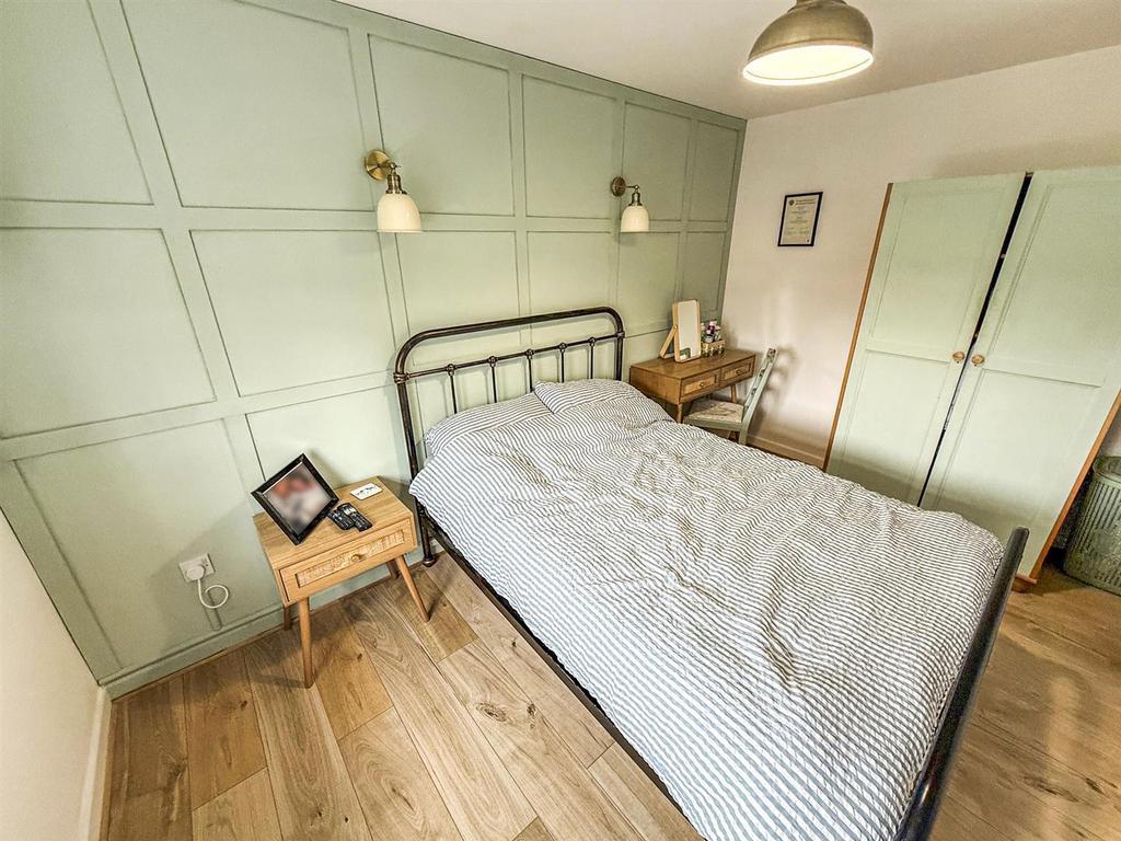 Bed1x.jpg