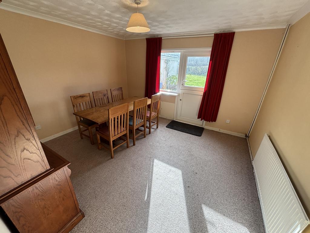 Dining room/bedroom 4