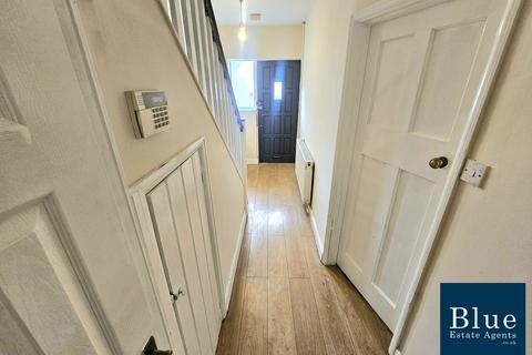 undefined, The Warren, Hounslow, Hounslow, TW5