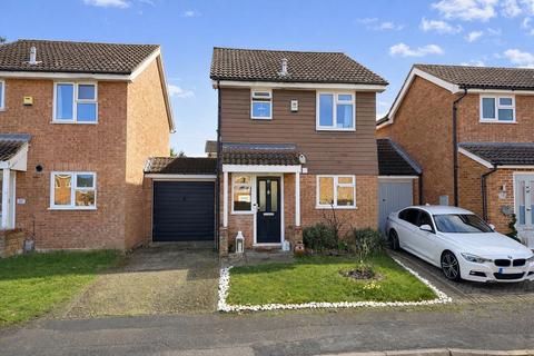 2 bedroom link detached house for sale, Caernarvon, FRIMLEY GU16