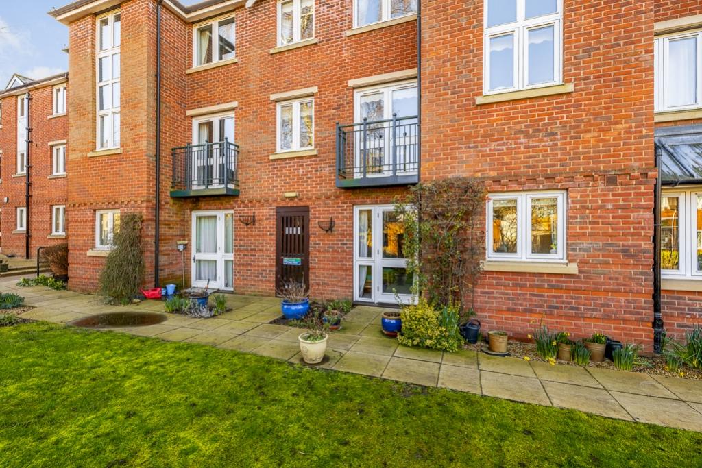 53 Georgian Court (Spalding)-13