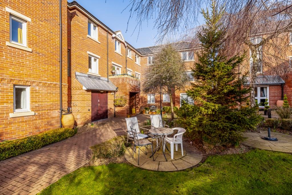 53 Georgian Court (Spalding)-10