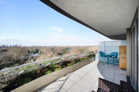 3 bedroom flat for sale, Valetta House, Queenstown Road, London, SW11