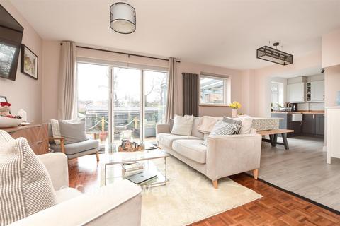 3 bedroom detached house for sale, Park Road, Redhill, Surrey