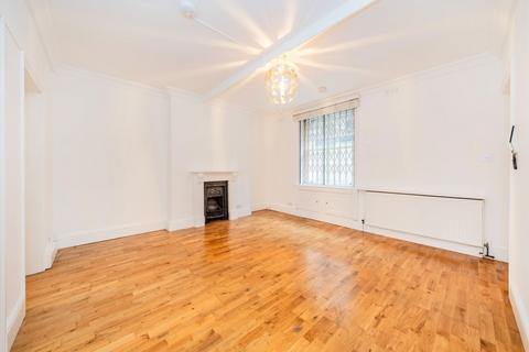 2 bedroom flat to rent, Mall Chambers, London W8