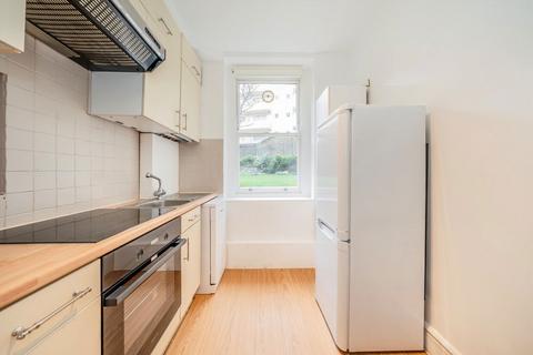 2 bedroom flat to rent, Mall Chambers, London W8