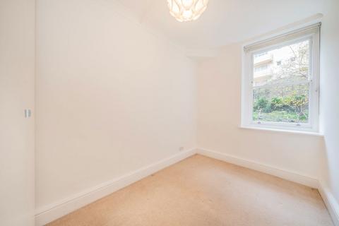 2 bedroom flat to rent, Mall Chambers, London W8