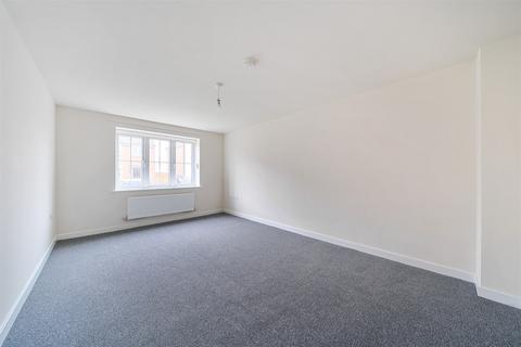 undefined, Sylvester Crescent, S81