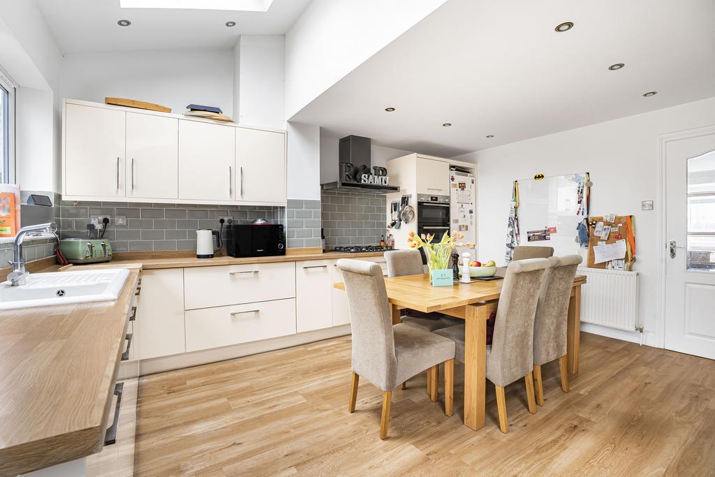 Kitchen/Dining Room
