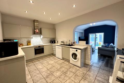 2 bedroom semi-detached house for sale, Goldicroft Road, Wednesbury WS10