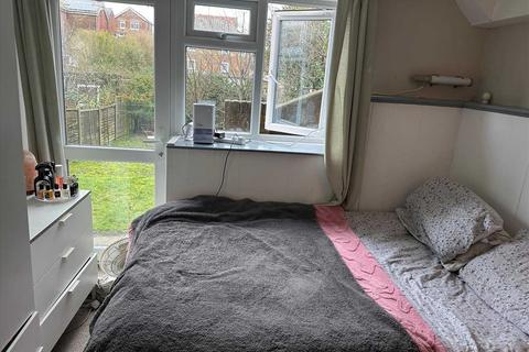 1 bedroom flat to rent, Luther Road, Winton, Bournemouth
