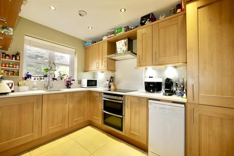 2 bedroom semi-detached house to rent, Willow Close, Cholsey OX10
