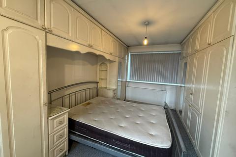 undefined, Munster Avenue, Hounslow TW4