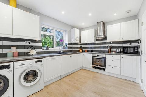 4 bedroom end of terrace house for sale, Thornfield Road, Banstead