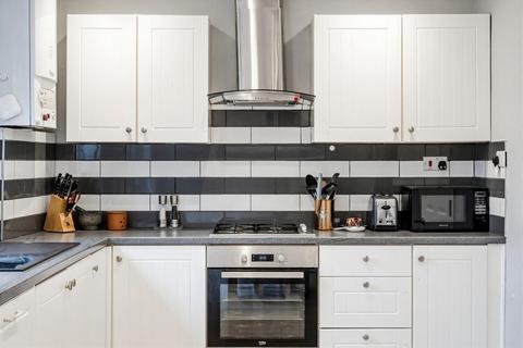 4 bedroom end of terrace house for sale, Thornfield Road, Banstead