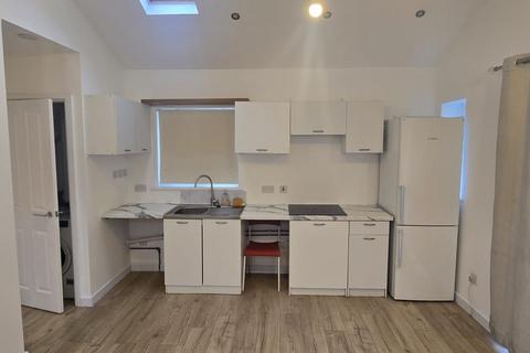 undefined, Connaught Road, Luton, LU4