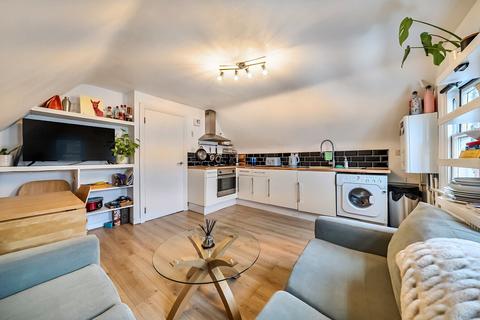 1 bedroom flat for sale, Balham High Road, Balham, London, SW12
