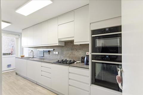 2 bedroom apartment for sale, Adeney Close, Hammersmith, London, W6
