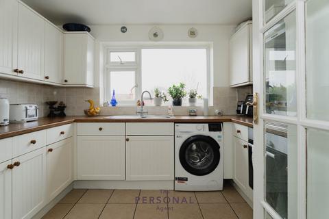 2 bedroom maisonette to rent, The Orchard, Epsom