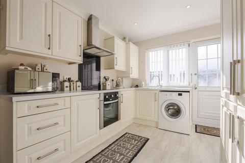 2 bedroom semi-detached bungalow for sale, Glanford Way, Scunthorpe