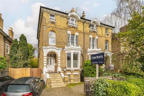 2 bedroom flat for sale, Hampton Road, Teddington TW11