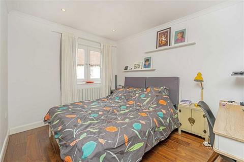 4 bedroom terraced house for sale, Allbrook Close, Teddington TW11