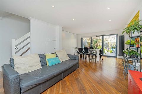 undefined, Allbrook Close, Teddington TW11