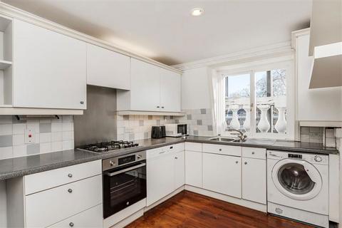 3 bedroom flat to rent, Onslow Gardens, London SW7