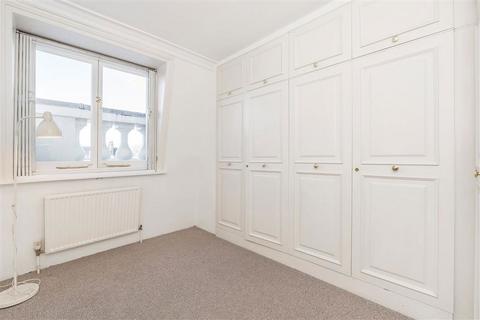 3 bedroom flat to rent, Onslow Gardens, London SW7