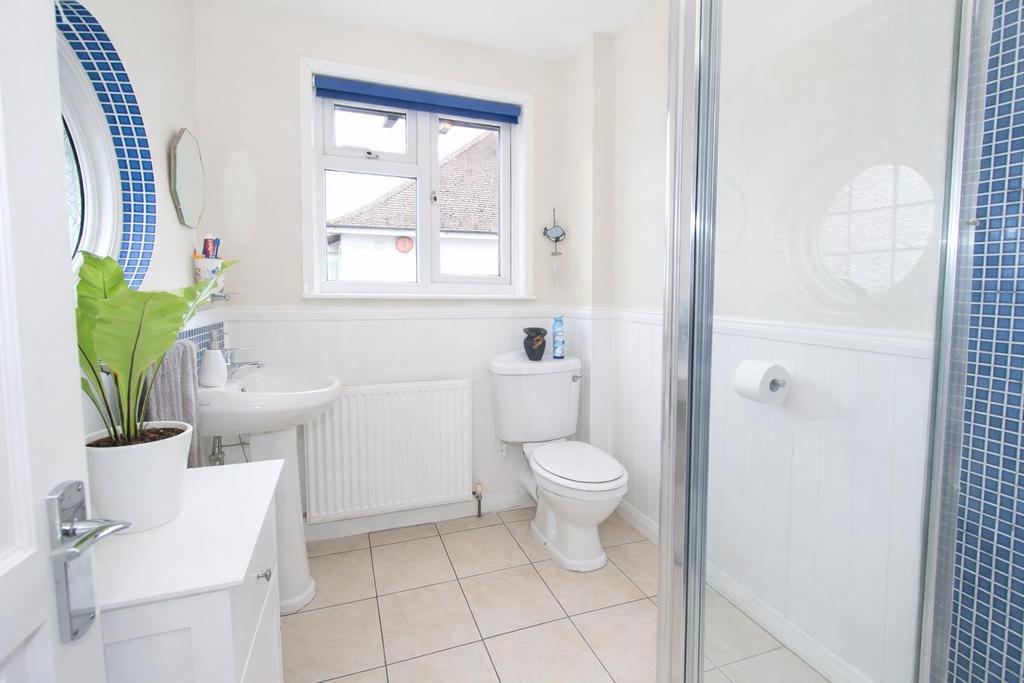 Ensuite.JPG