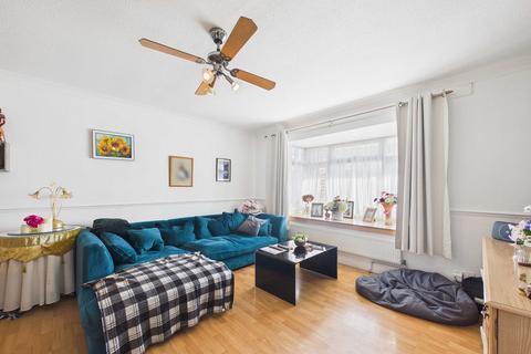 undefined, Raphael Drive, Southend-on-sea, SS3