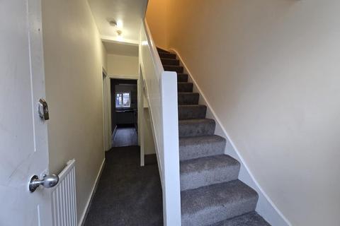 3 bedroom detached house to rent, Hale Gardens, London N17