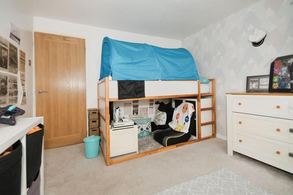 BED 2 02.jpg