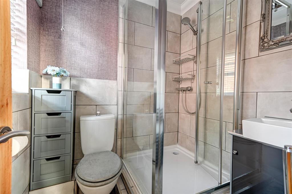 En-suite Shower Room.jpg