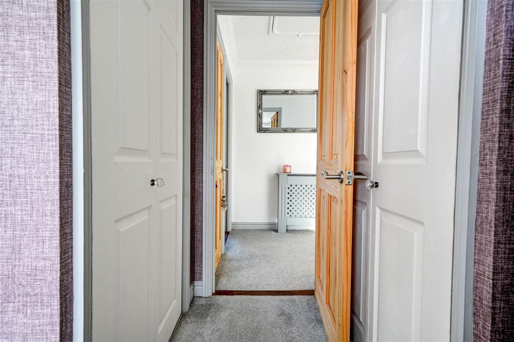 Bedroom 1 wardrobes.jpg