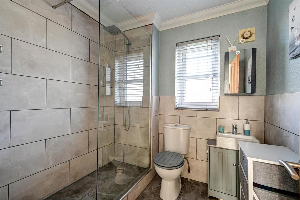 Shower Room.jpg
