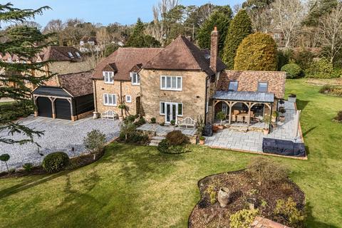 3 bedroom detached house for sale, Tudor Close, Pulborough, RH20