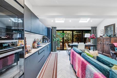 2 bedroom terraced house for sale, Thorney Hedge Road  London