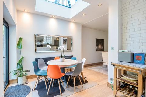 5 bedroom semi-detached house to rent, Hampstead Gardens London NW11