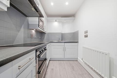 2 bedroom ground floor flat for sale, Forest Road, Leatherhead