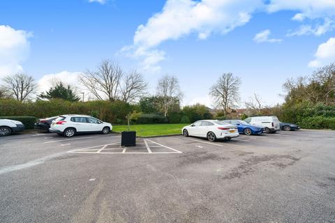 2 bedroom ground floor flat for sale, Forest Road, Leatherhead