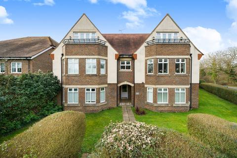 2 bedroom ground floor flat for sale, Forest Road, Leatherhead