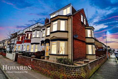 6 bedroom end of terrace house for sale, Salisbury Road, Great Yarmouth