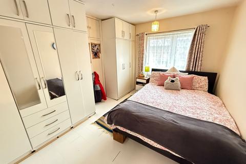 1 bedroom flat for sale, Ludlow Mead, South Oxhey, Watford, WD19
