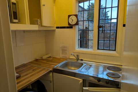 undefined, Hurst House, Hurst RG10