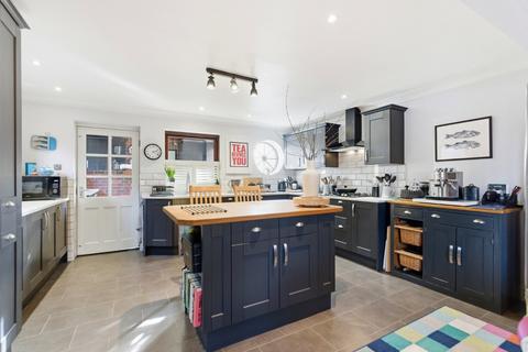 undefined, High Street, Hitchin SG4